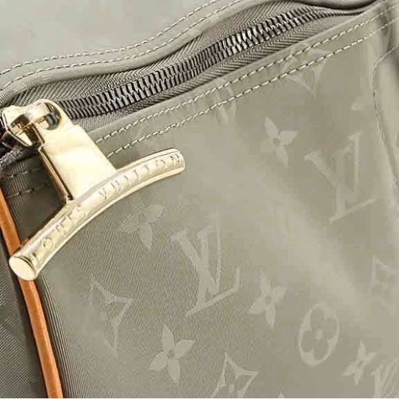 LV TITANIUM KEEPALL BANDOULIERE 50 - Picture 7 of 9